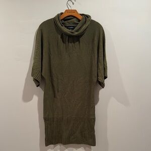 Bebe Green Turtleneck Sweater with Ribbed Texture
